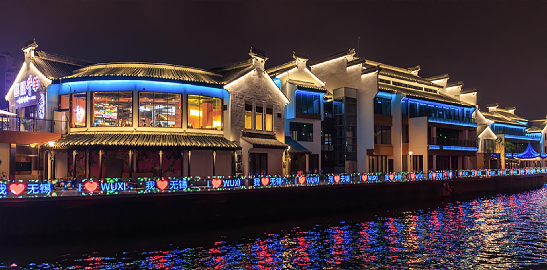 LED光电玻璃护栏屏融入灵秀江南