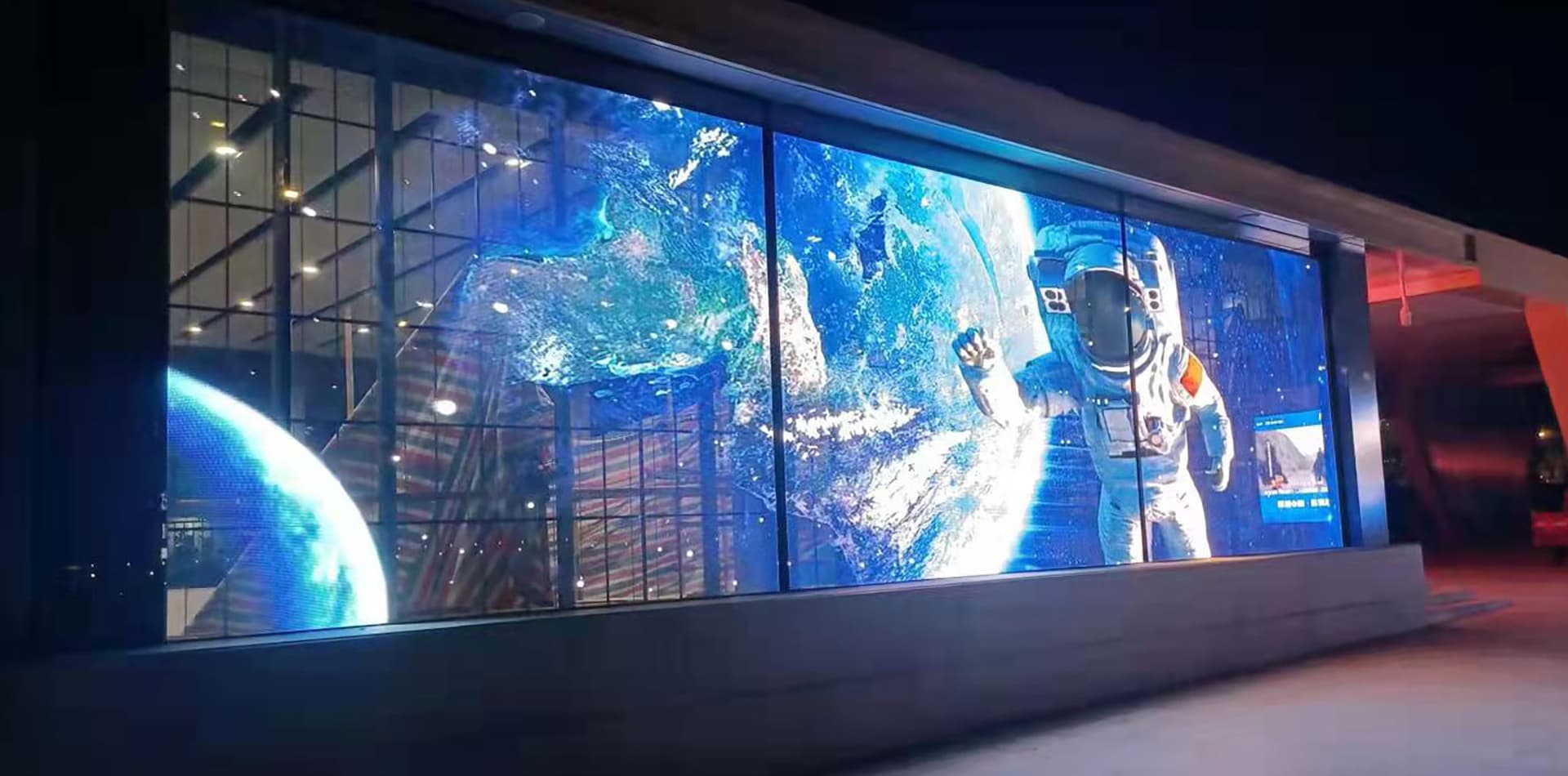 西安地铁站P3.91LED透明屏