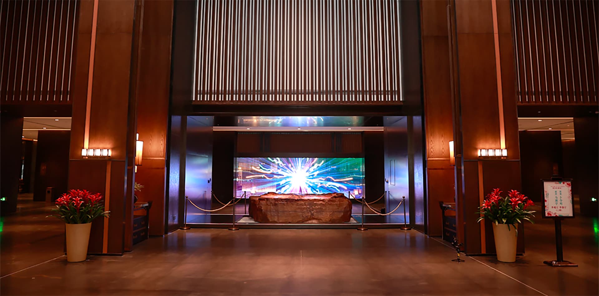 五星临朐华建大酒店LED玻璃屏