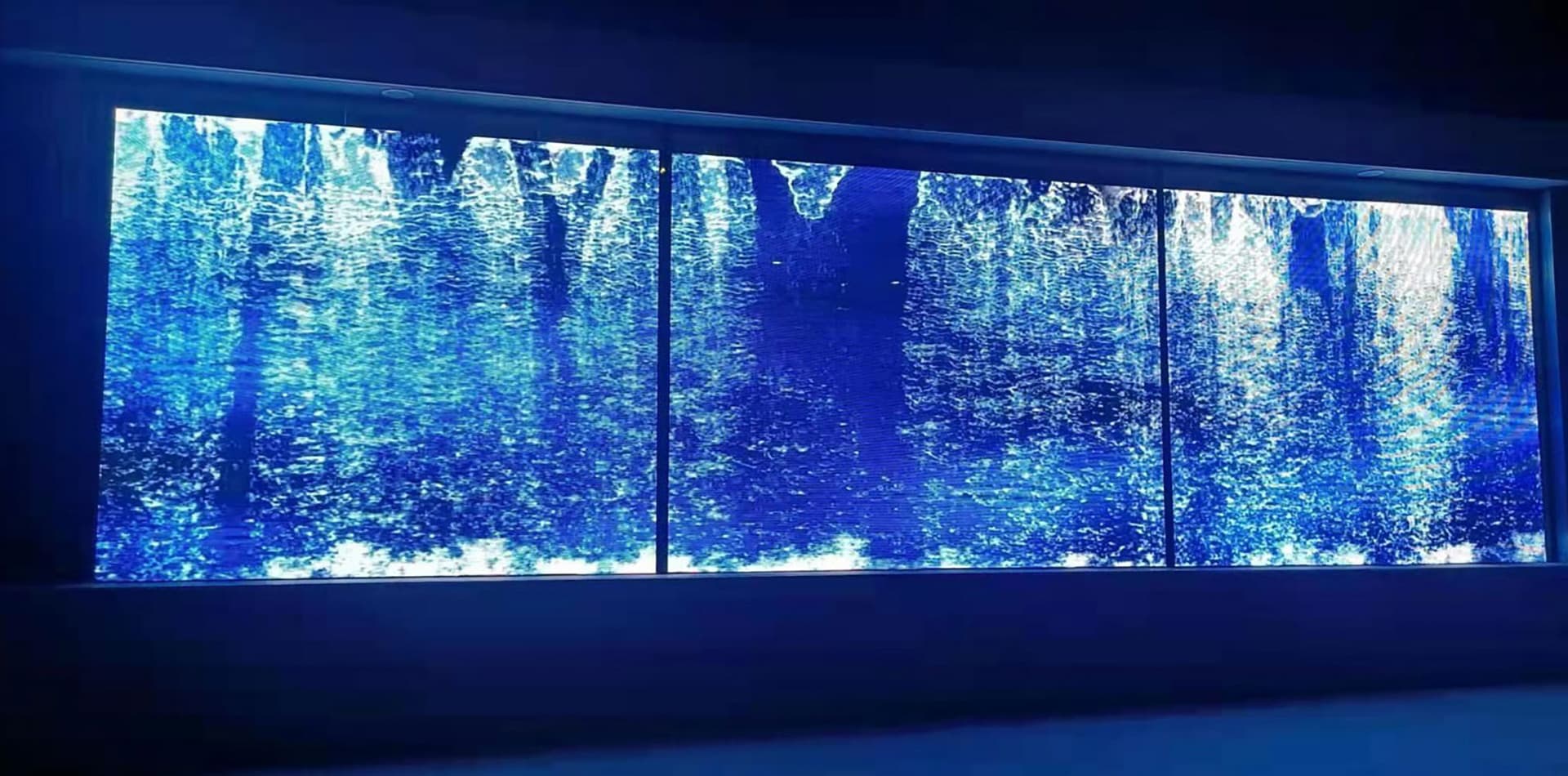 西安地铁站P3.91LED透明屏