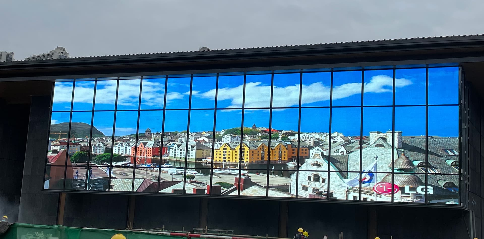 Sichuan Chengdu Kaiming Wenshufang LED Film Screen Project