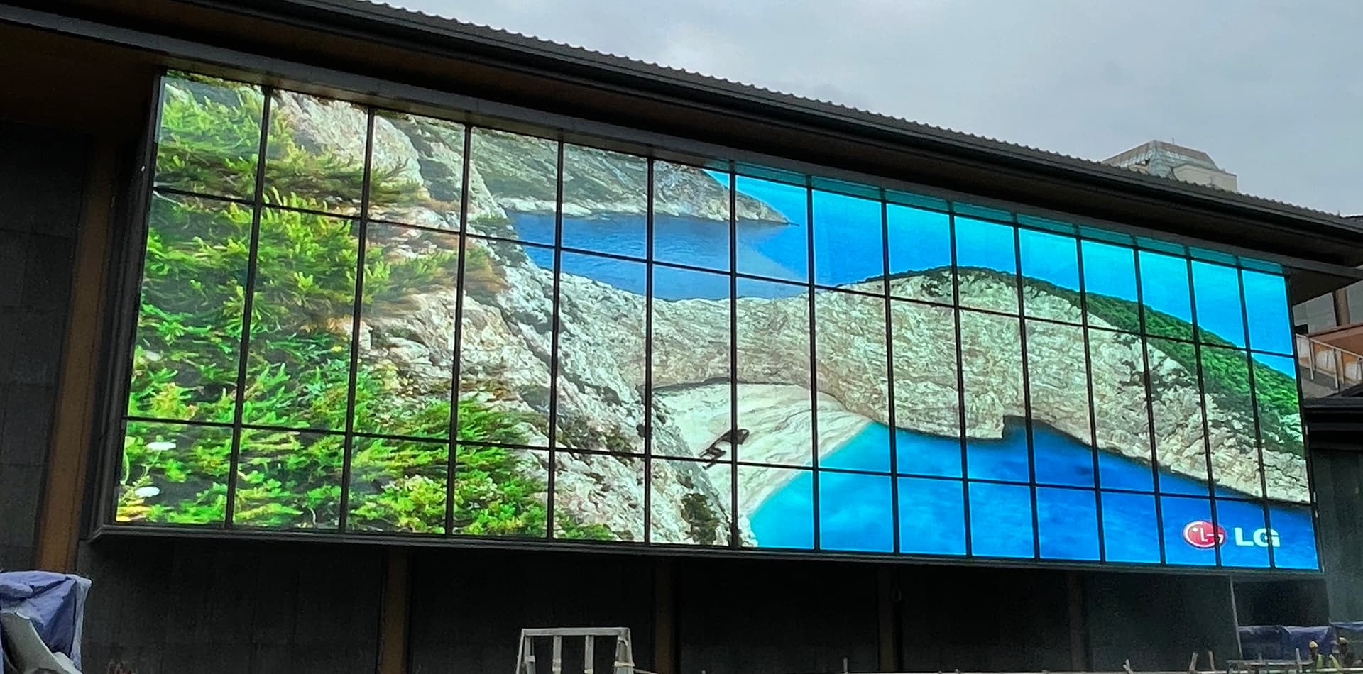 Sichuan Chengdu Kaiming Wenshufang LED Film Screen Project