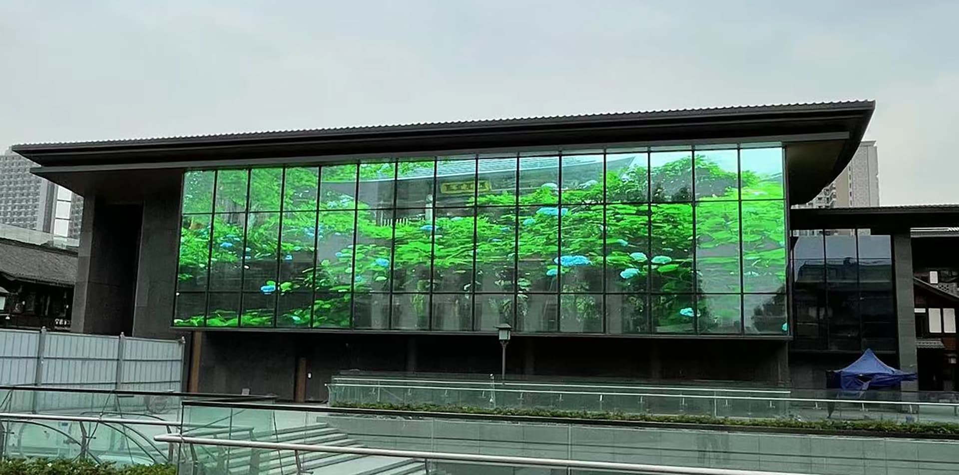 Sichuan Chengdu Kaiming Wenshufang LED Film Screen Project